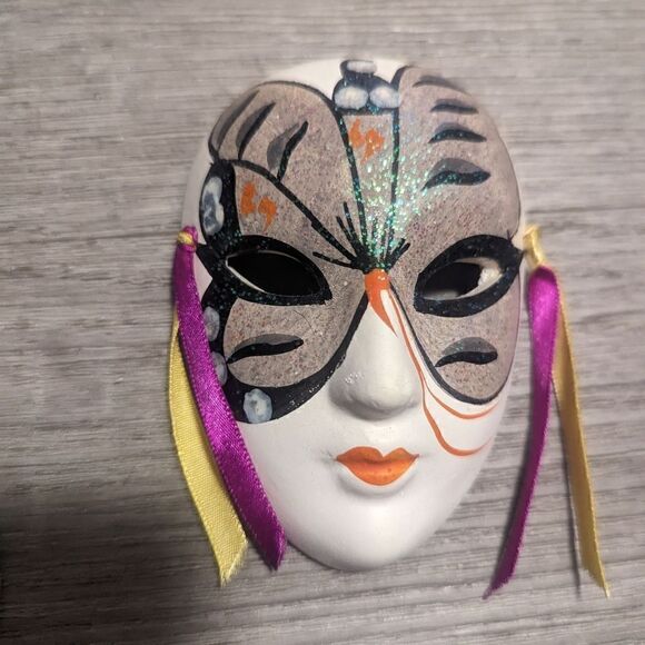 lot #101 Handmade Set of 2 Ceramic Vintage Glitter Mardi Gras Wall Decor Mask - Picture 3 of 6